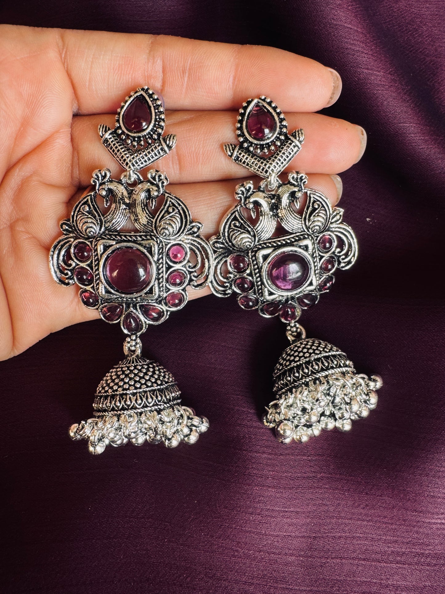 Nakhreele Jhumke