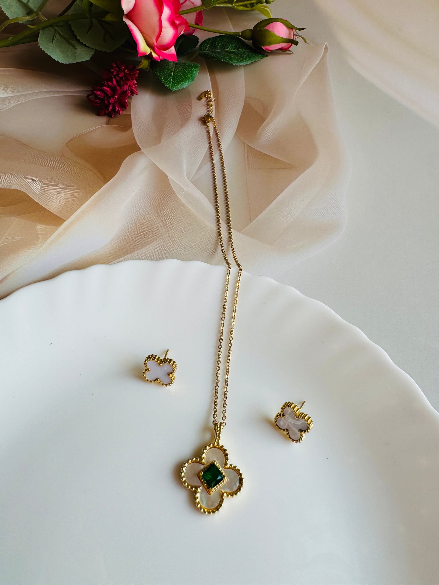 Lily Charm Set