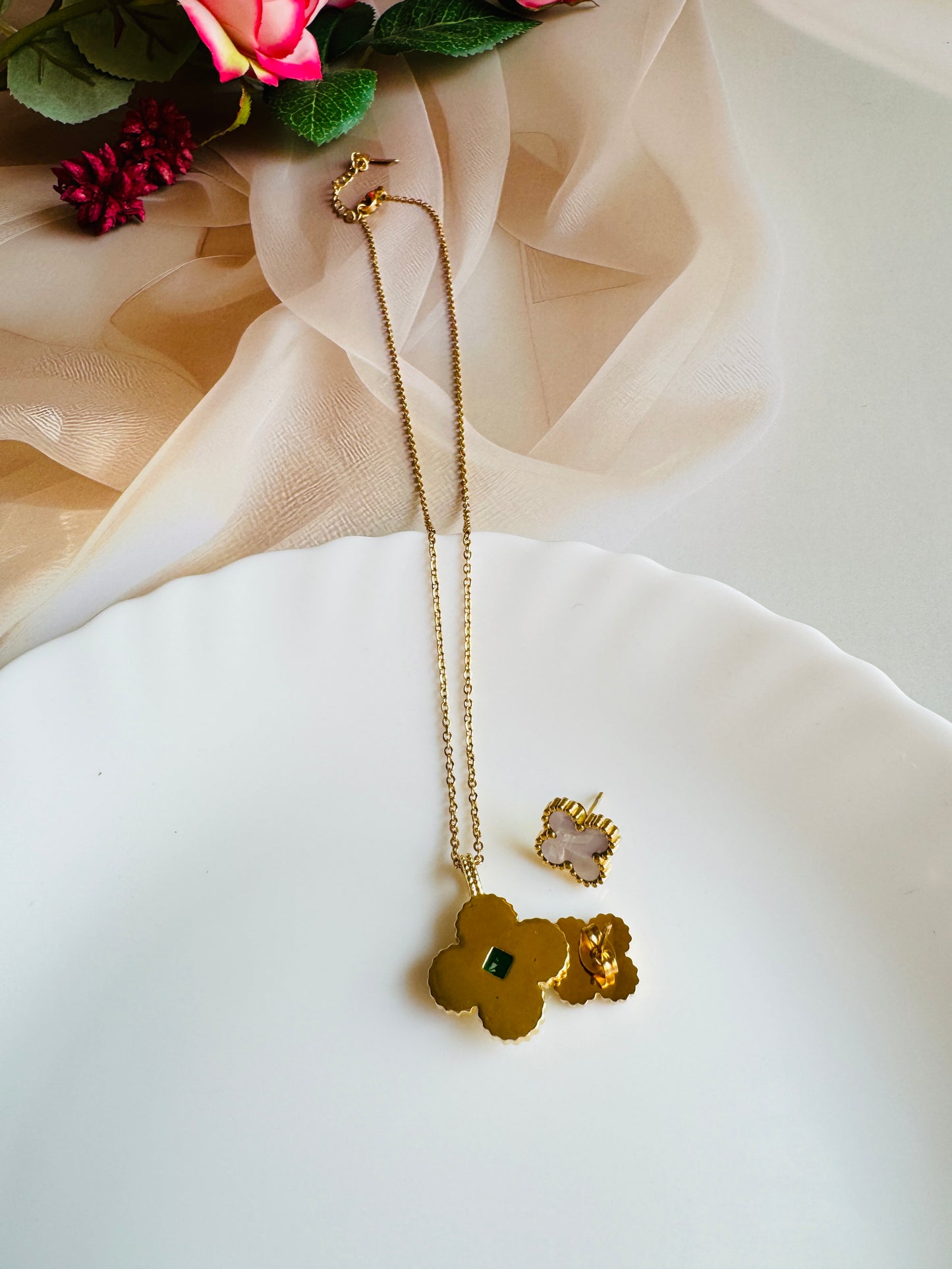 Lily Charm Set