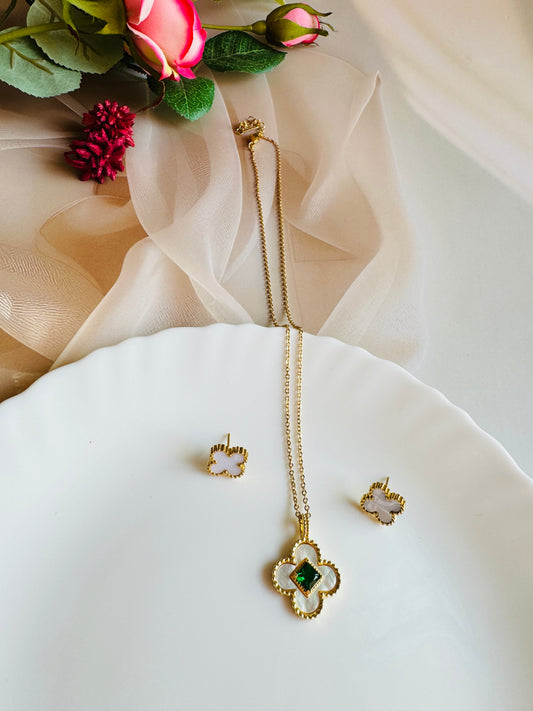 Lily Charm Set